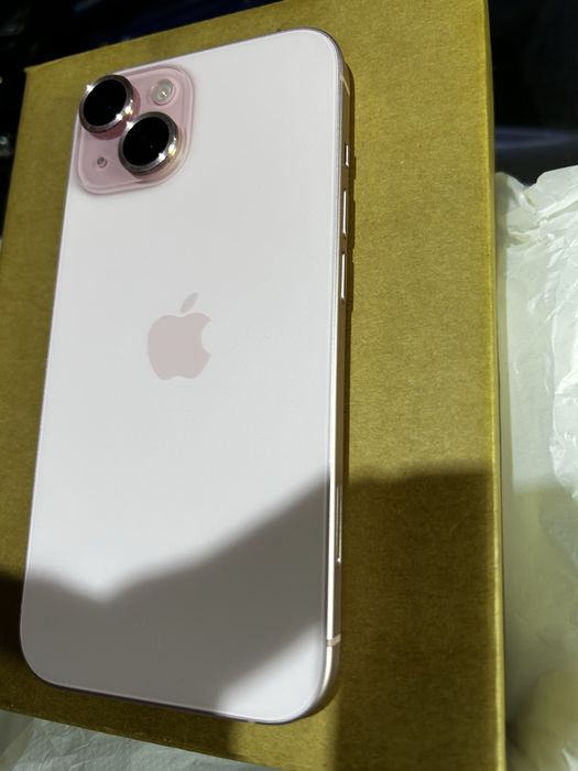 Продавам iphone 15 розов 128гб