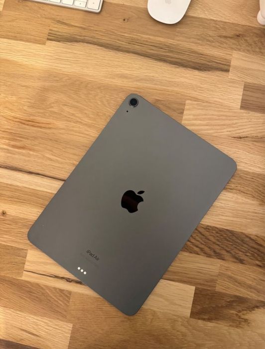 IPad Air 5th M1 ( generatia 5 ) wi fi