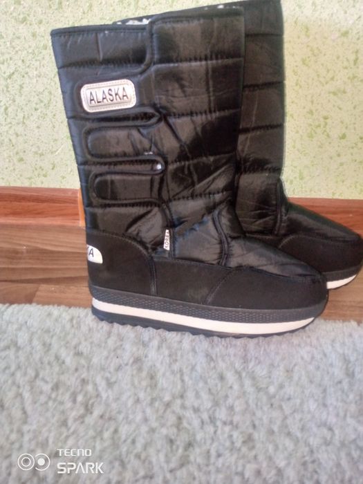Продаётся Зимние сапоги