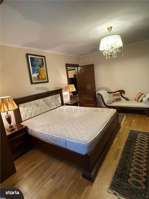 Apartament 3 camere, pe Splaiul Crisanei