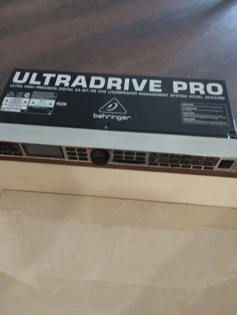 Behringer ultradrive pro dcx 2496