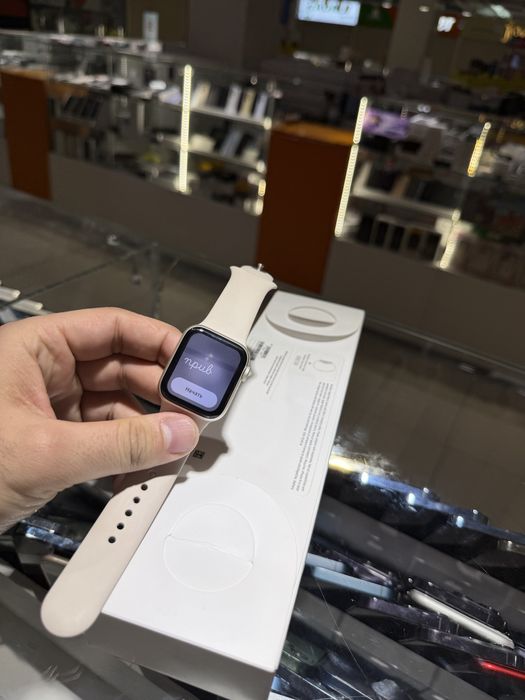 Apple watch SE 40m (2 поколения )