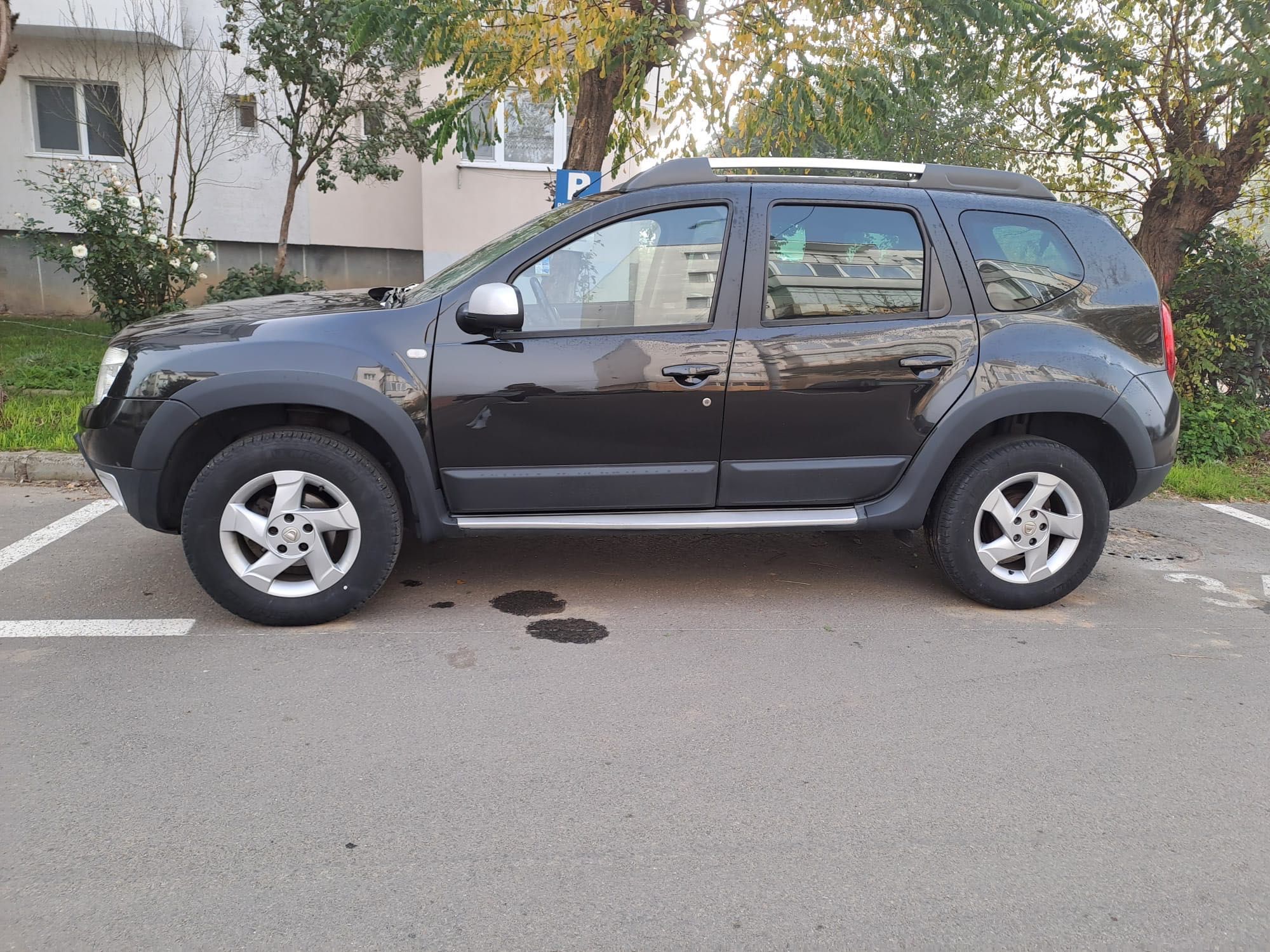 Vând Dacia duster 16 benzină