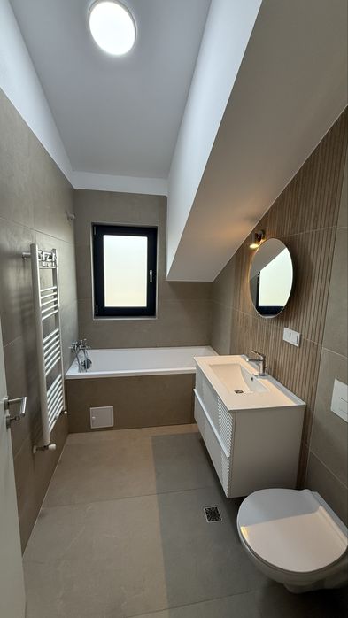 Inchiriez apartament 3 camere Sanpetru