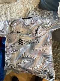 Liverpool away shirt 2022/2023