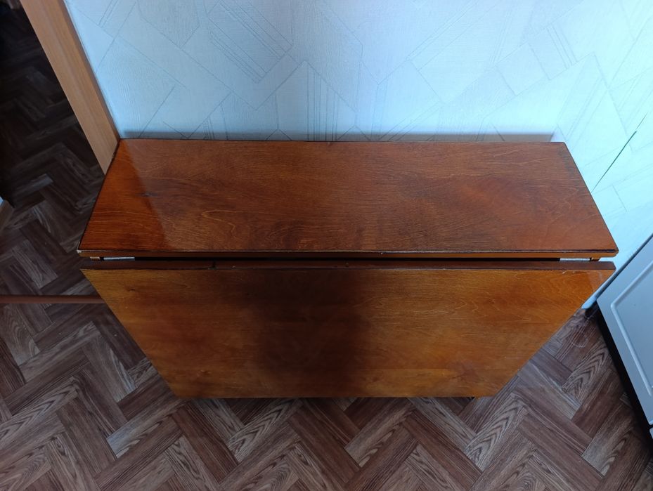 Продаю Стол, длина 157 см, ширина 90 си