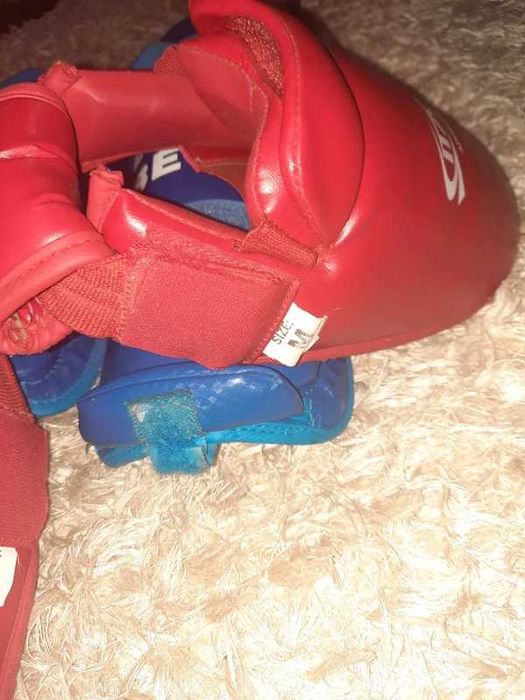 Echipament  box - casca, manusi, protectie