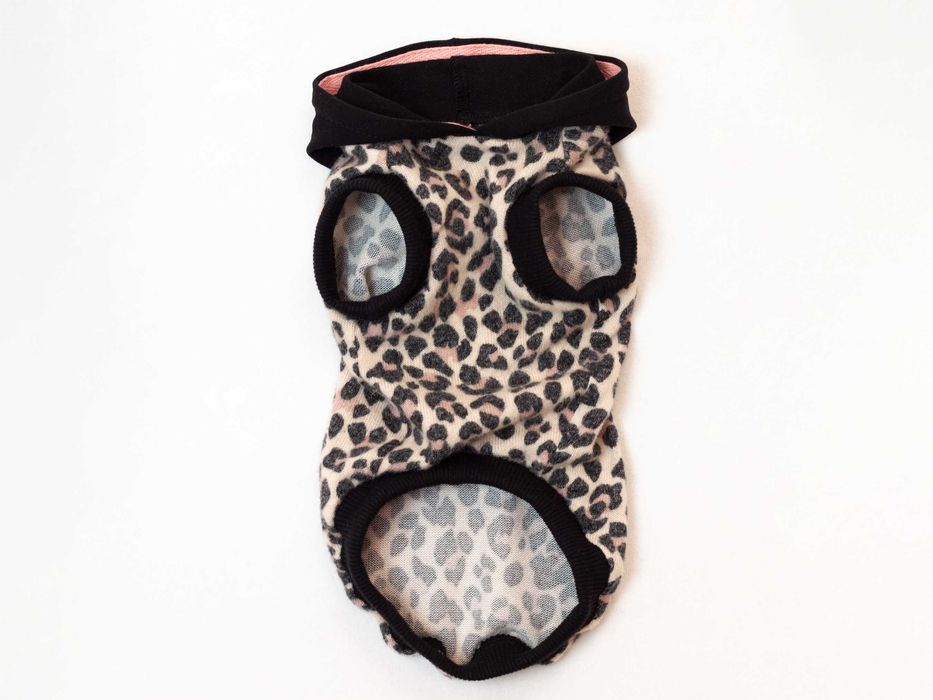 Леопардов суичър с качулка за кучета – стил и комфорт