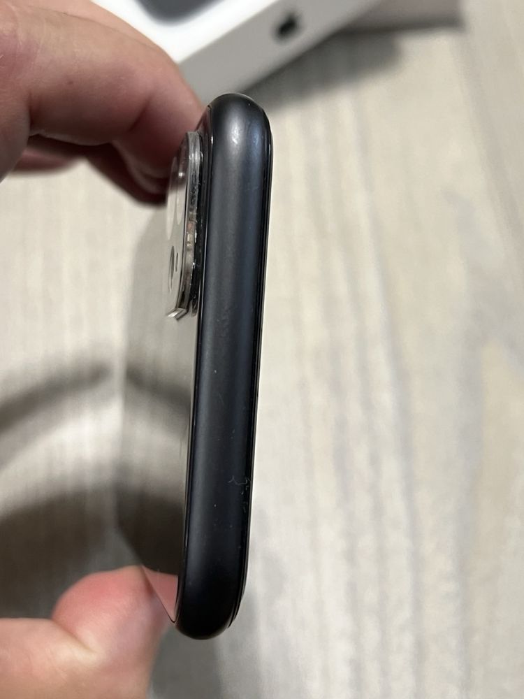 Iphone 11  като нов