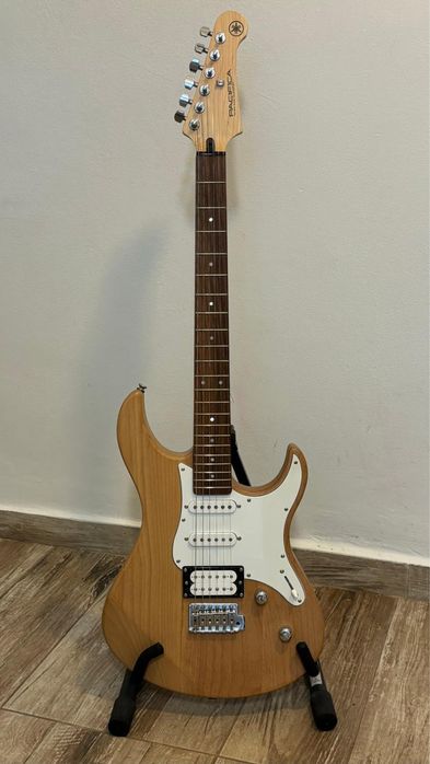 Vand chitara electrica Yamaha Pacifica 112V cu amplificator Marshall