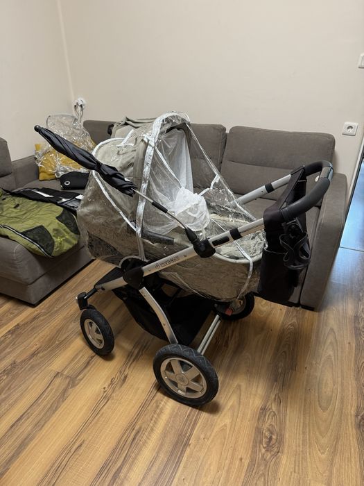 Продавам детска количка Maxi-Cosi Mura 4 2в1