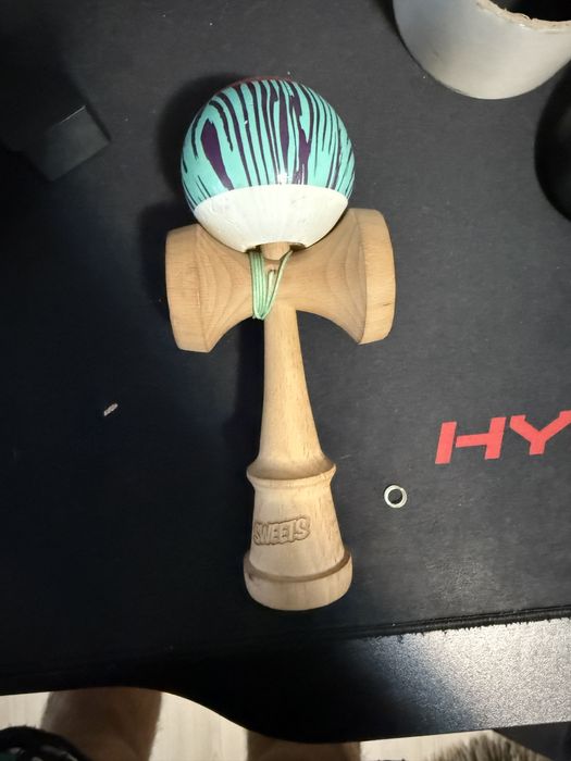 Kendama grain split