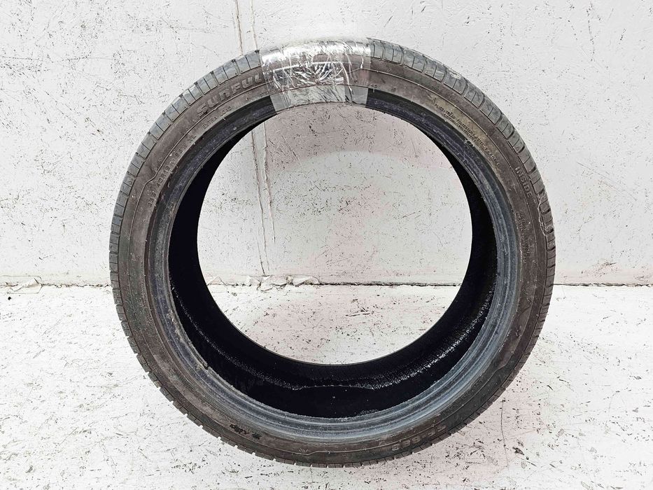 Anvelopa M+S Volkswagen Golf 5 (1K1) [Fabr 2004-2008] 235 / 40 / R19