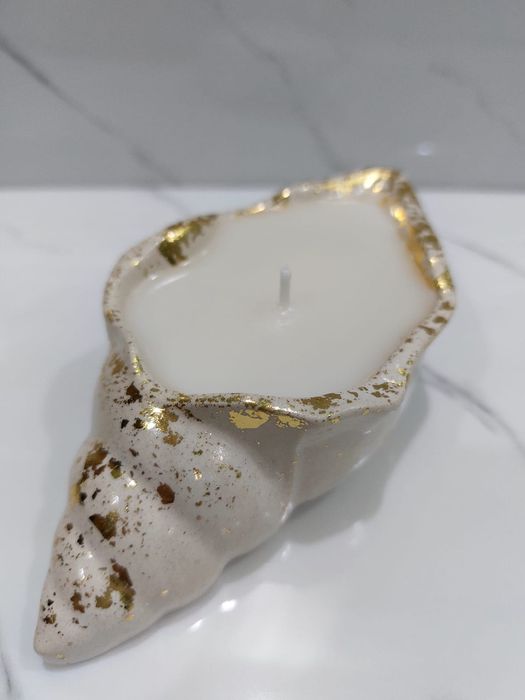 Свечи декоративные парафиновые.