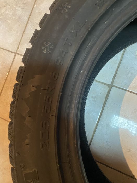 Продаю шины R 16 205x55