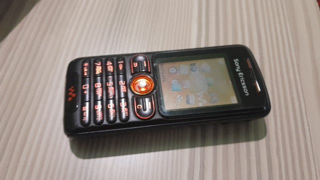 Sony Ericsson w200i