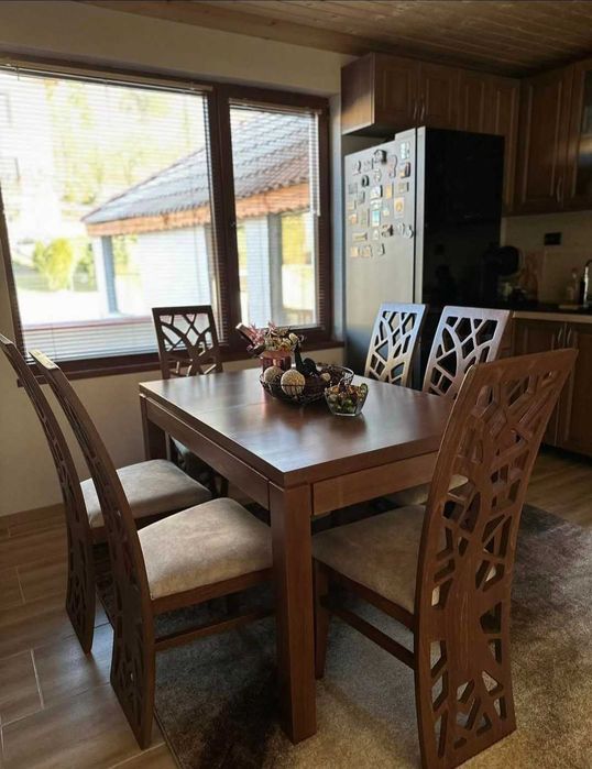 Трапезни столове