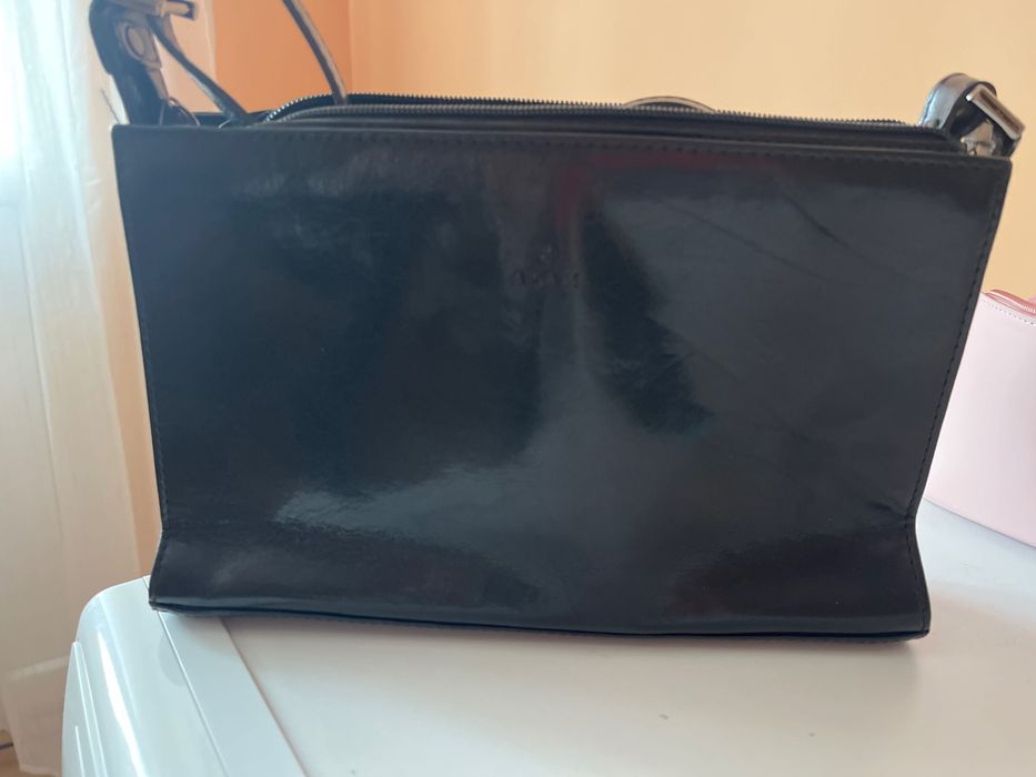 Дамска винтидж чанта от естесвена  кожа Марка ADAX от 1980г