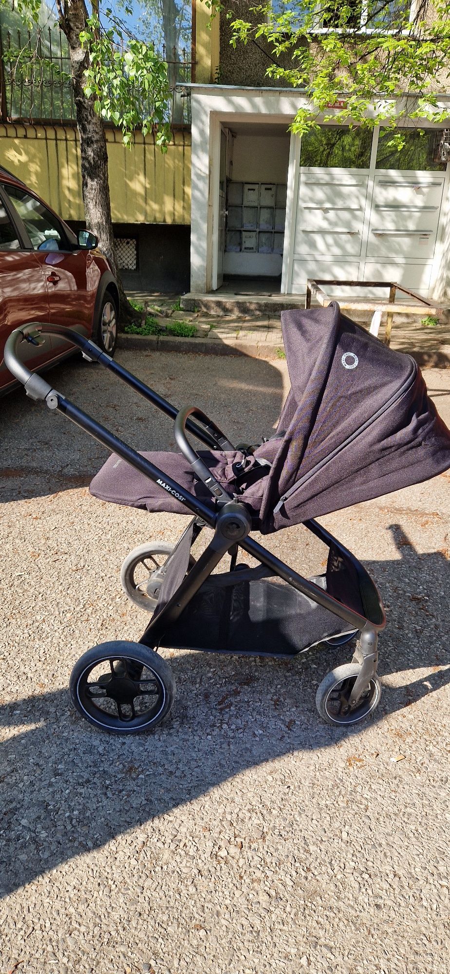 НОВА количка MAXI COSI street plus