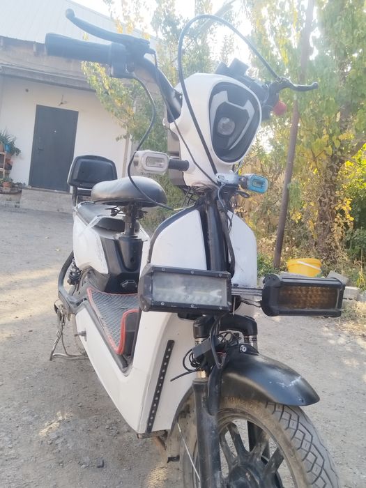 Продам скутер срочна