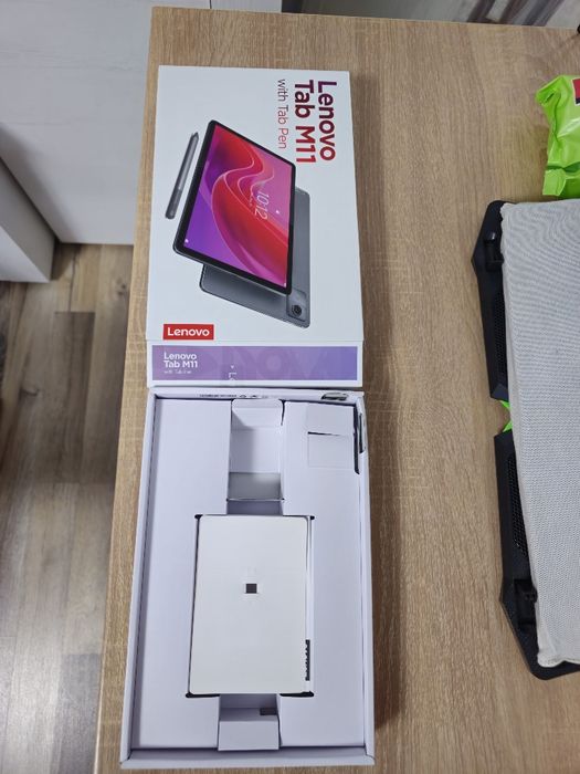 Vând Tabletă Lenovo M11