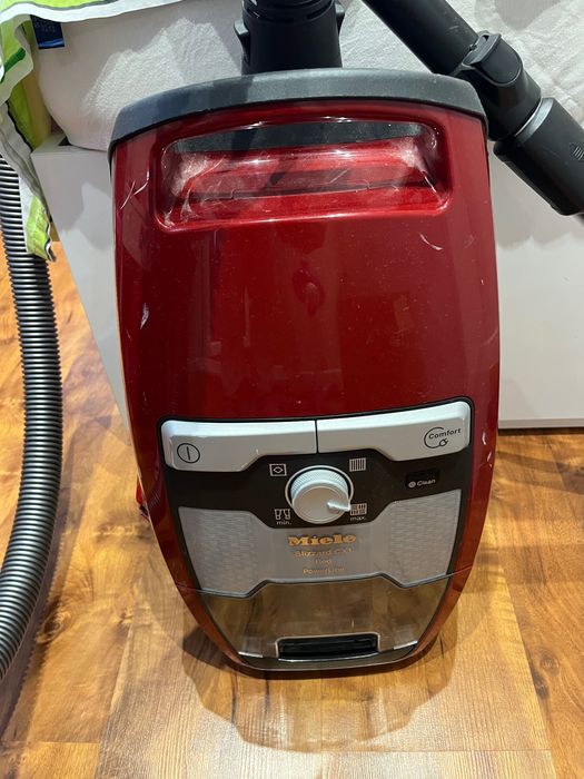 Прахосмукачка Miele cx1