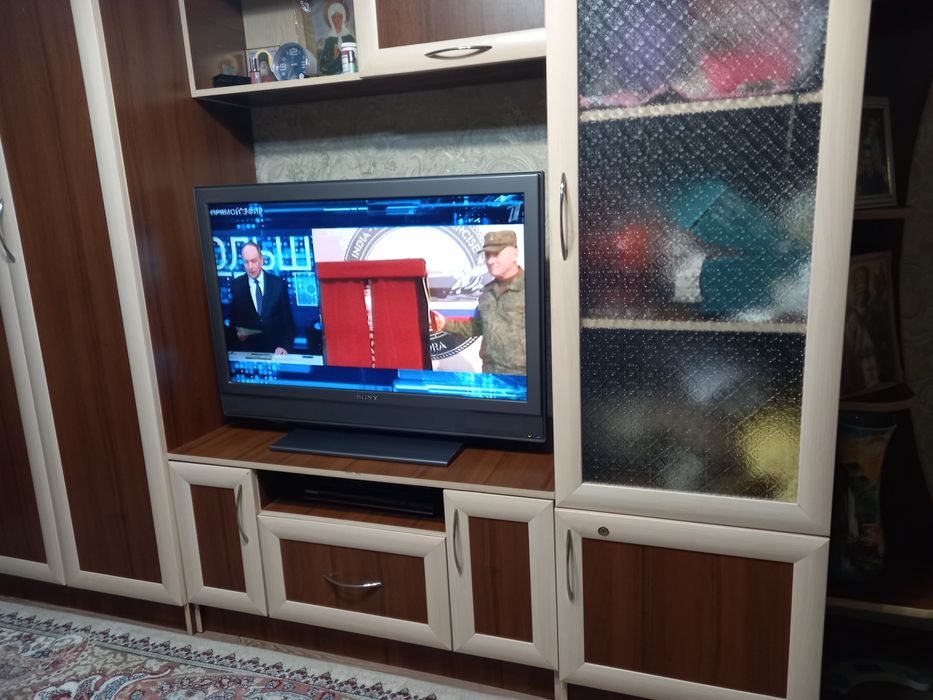 Продам телевизор сони диагональ 1метр