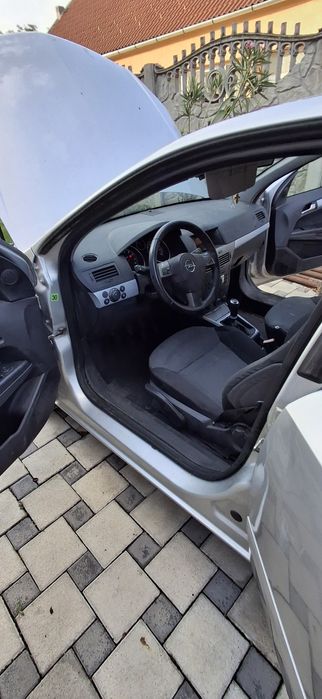 Dezmembrez opel astra 1,6 benzină. Toate piesele disponibile.