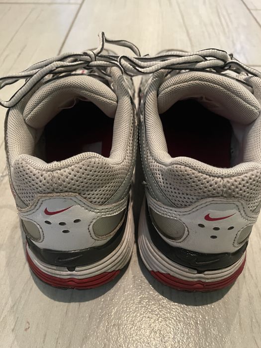 Продавам дамските обувки Nike P-6000.