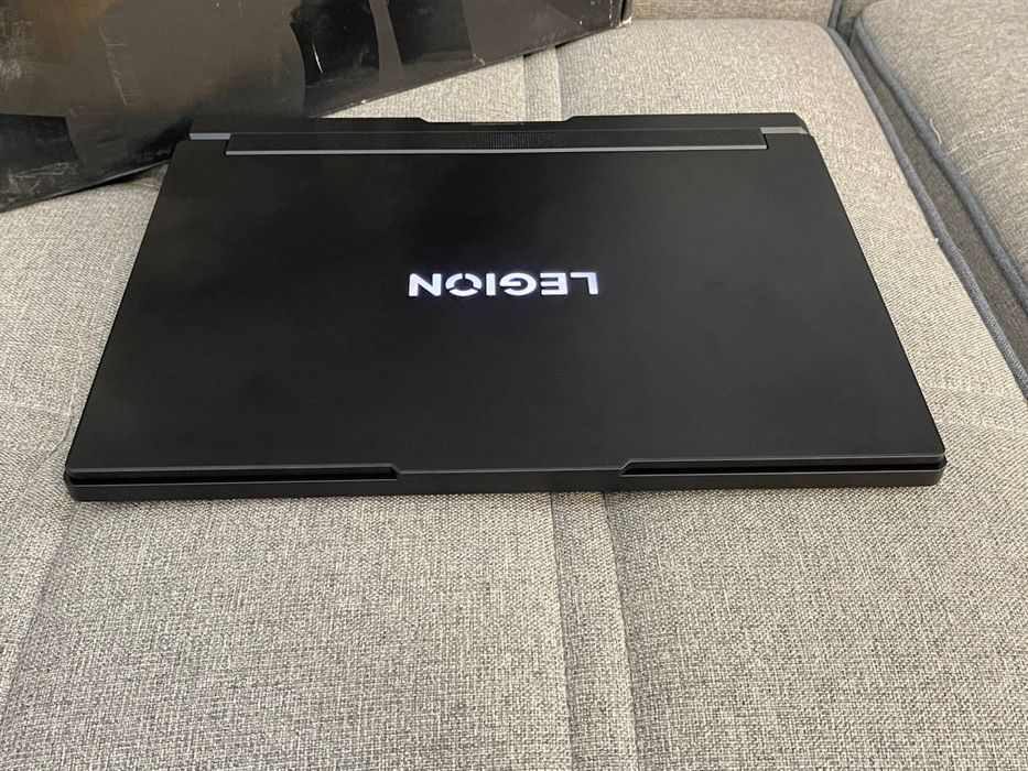 Legion Pro 7 pro Ultra 9 275HX RTX5080