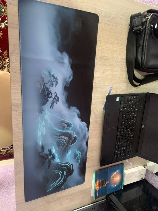 Mouse pad sichqoncha va klaviaturaga