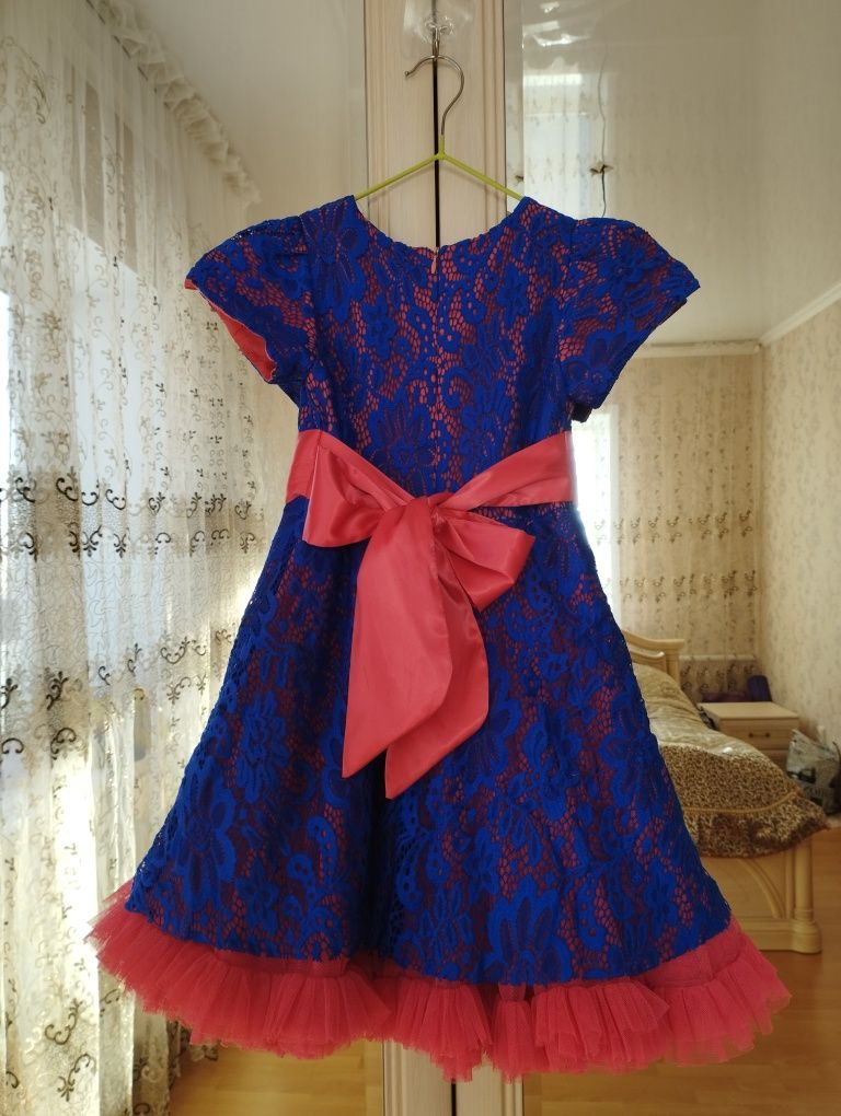 Продам платье цвет розово синие размер :30 30