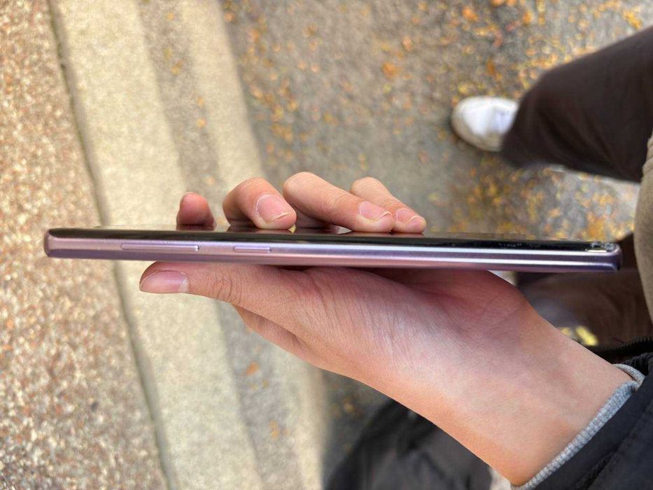 Продам Samsung Note 9