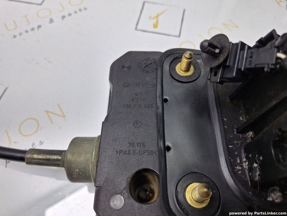 Timonerie cutie automata  VOLKSWAGEN GOLF IV (1J1) [ 1997 - 2007 ] TDI (AGR, ALH) 66KW|90HP OEM 1J0713023