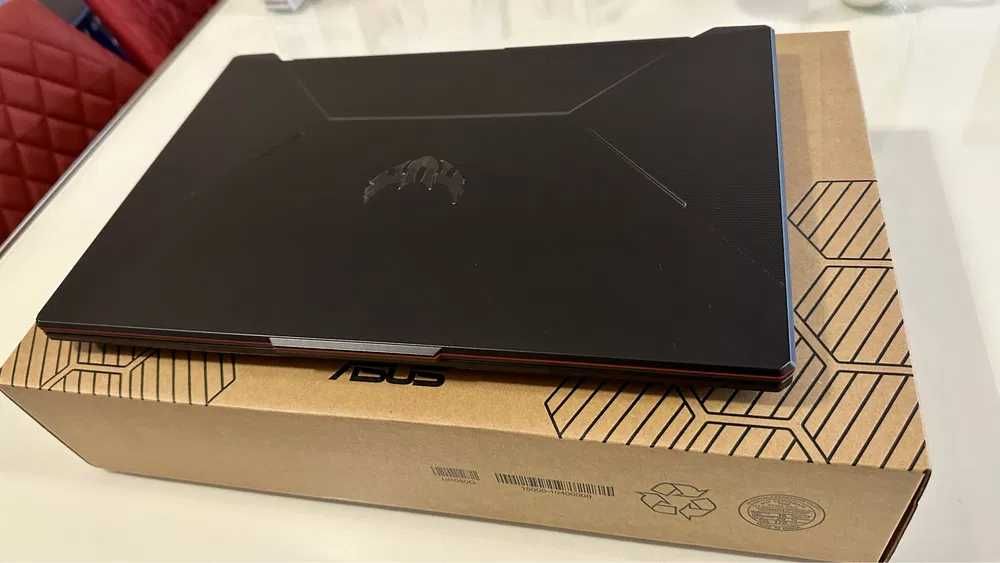 Laptop Gaming ASUS cu cpu Ryzen 7, display  17.3", 16GB RAM, 1T SSD