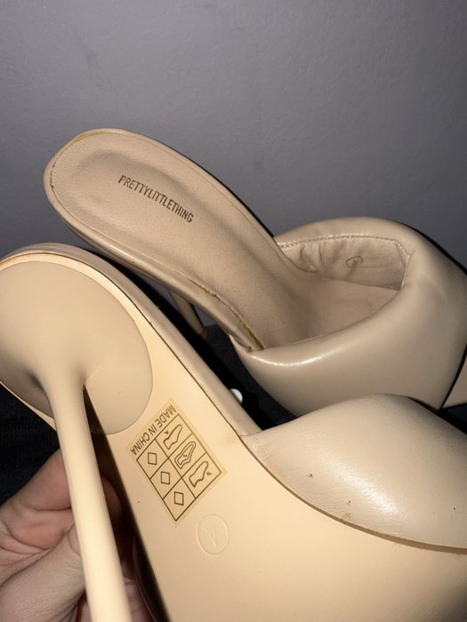 Pantofi cu toc PrettyLittleThing