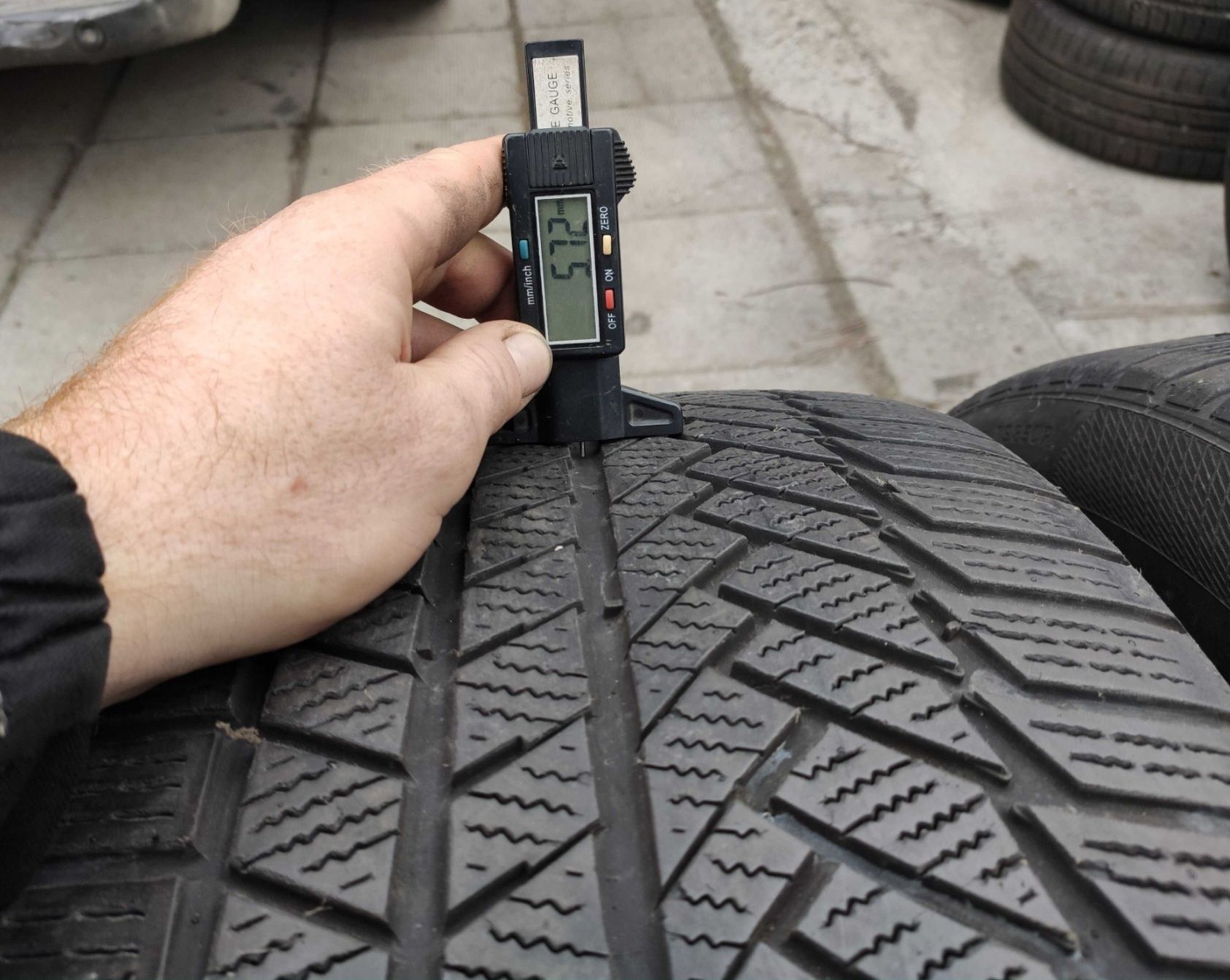 Continental TS850 зимни, перфектни 285 40 21,  DOT4620, 5.7 мм грайфер