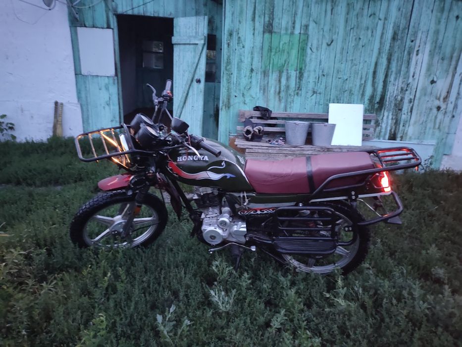 Продам мотоцикл 150куб HONGYA цена 140тысч торг есть обмен на айфон 13