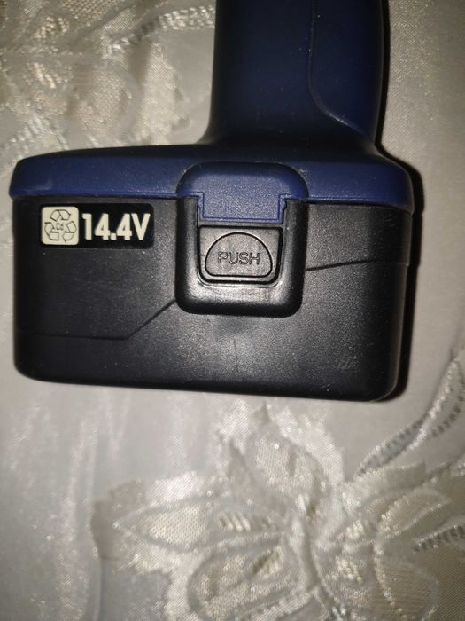 Винтоверт 14,4 волта без зарядно