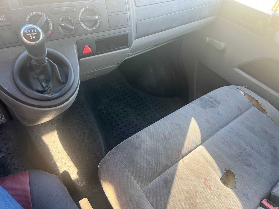 Volkswagen DOKA 6  LOCURI