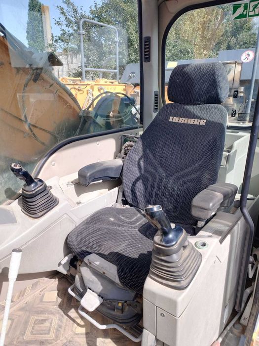 Excavator Liebherr 944