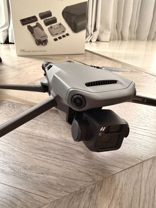 DJI Mavic 3 FlyMore Combo