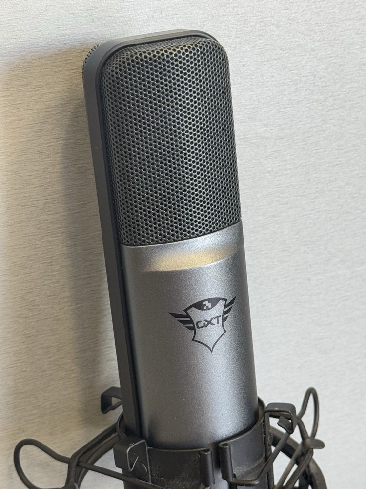 Продавам микрофон Trust GXT242