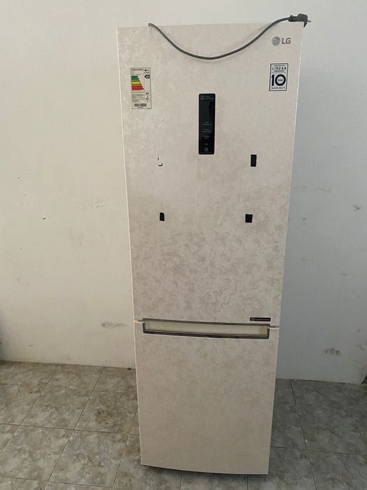 Холодильник LG GA-459 SEHZ почти новый