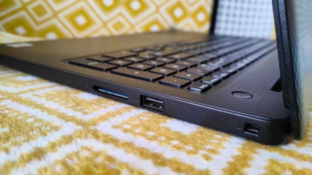 Dell Inspiron 3593 i3 3.40 GHz, 8Gb RAM DDR4, 512GB SSD + 500Gb HDD