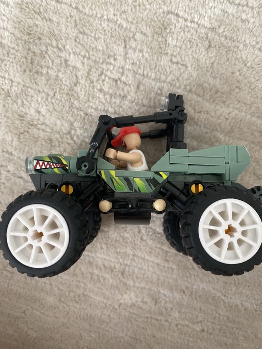 Лего машина sluban