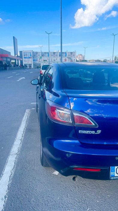 Mazda 3 Berlina 1.6 benzină 105 CP