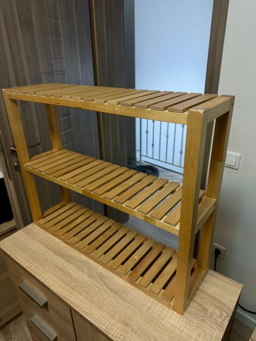 Etajera din bambus