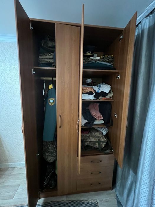 Продаю шкаф          .