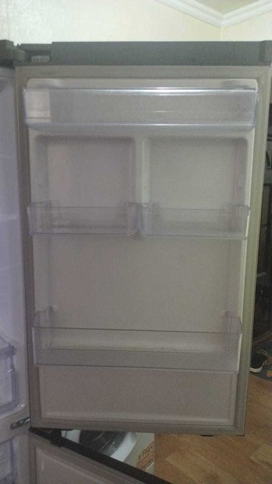 Холодильник Samsung RB30A30N0SA/WT серый